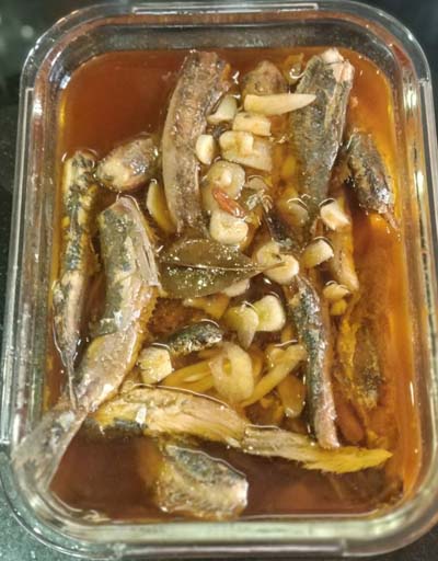 Sardinas en escabeche