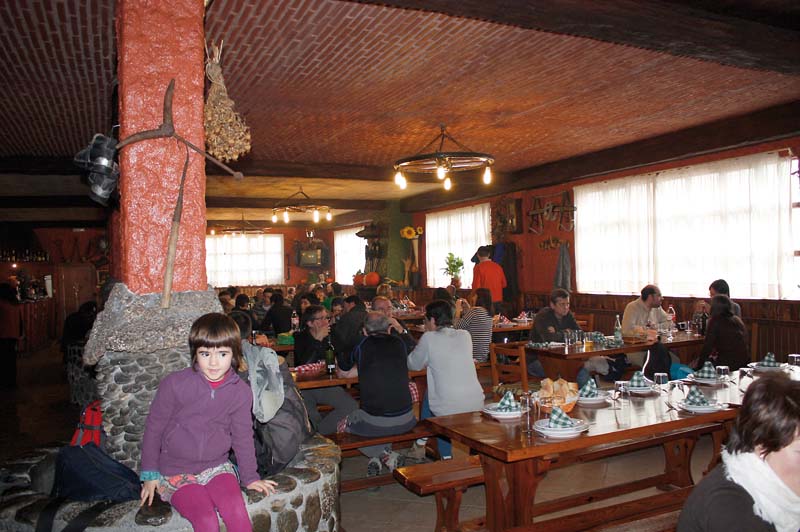 URBERU comedor 4767 OJ106