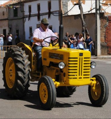 EL TRACTOR AMARILLO Imagen 1