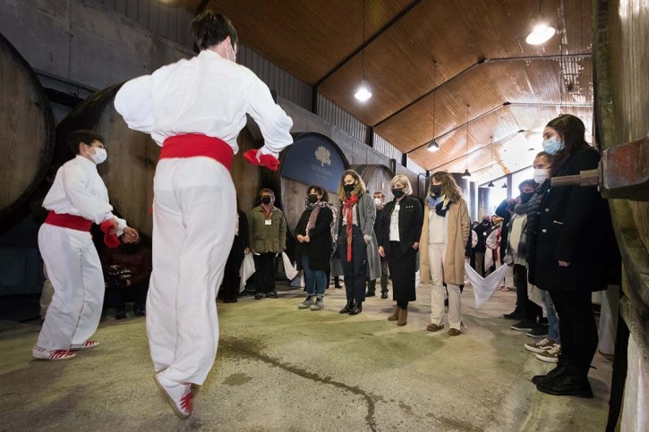 AMAK TALDEA INAUGURÓ LA TEMPORADA DEL TXOTX 2022 EN LA SIDRE ... Imagen 1