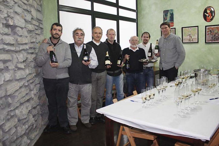 Ostras y burbujas en La Vinatería Imagen 1