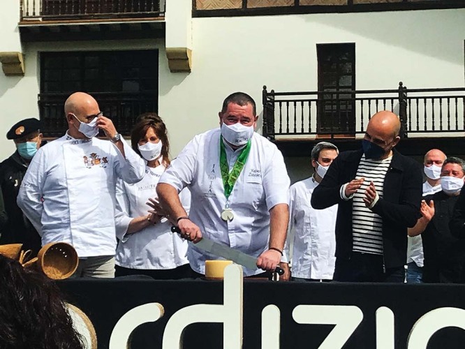 JAKITEA HONRÓ AL IDIAZABAL EN ORDIZIA Imagen 1