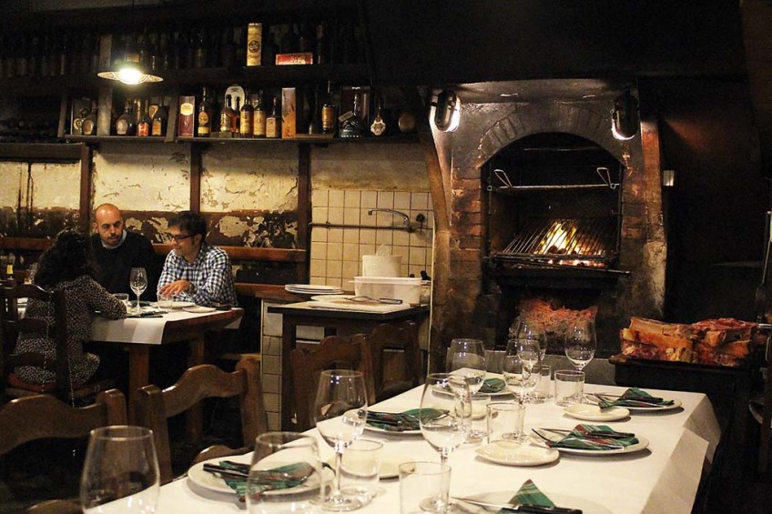 CASA JULIÁN: DONDE LA CARNE SE HIZO ADULTA Imagen 1