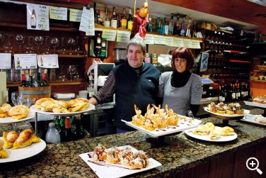 DE PINTXOS POR GIPUZKOA: Un libro para perderse por nuestra  ... Imagen 1