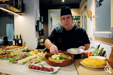 DE PINTXOS POR GIPUZKOA: Un libro para perderse por nuestra  ... Imagen 1