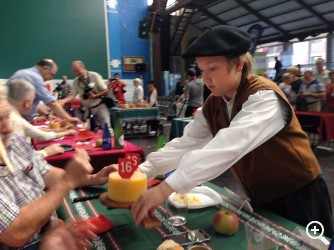AMPO PAGÓ 13.050 EUROS POR EL MEDIO QUESO GANADOR Imagen 1