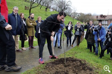ENEKO ATXA INAUGURÓ LA TEMPORADA DEL TXOTX Imagen 1