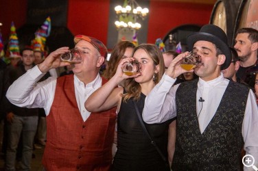 “GURE ZIRKUA” CANTÓ EL “TXOTX!” Imagen 1