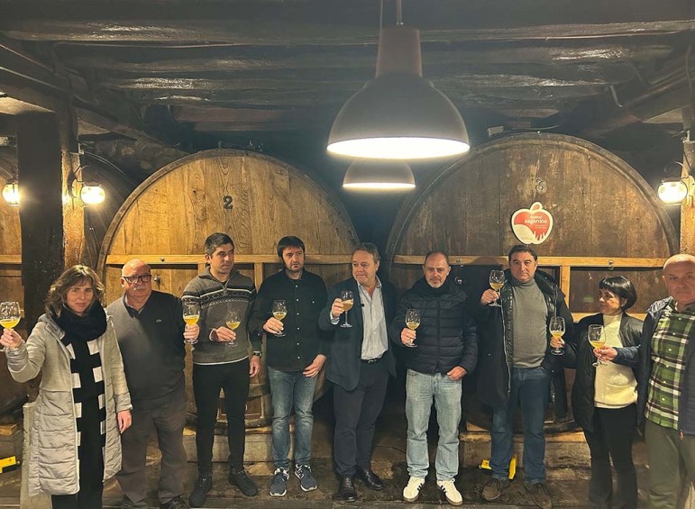 PACO NADAL ARRANCÓ LA TEMPORADA DE TXOTX DEL GOIERRI Imagen 1